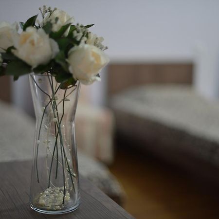 Tiflisi Guest House Bagian luar foto